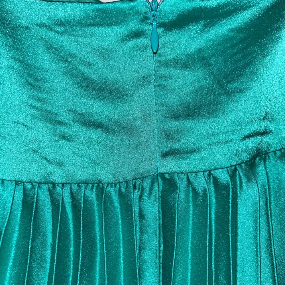 Formal Dress - Picture 5 of 6